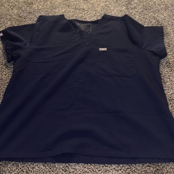 Figs Catarina One Pocket Top - Picture 1 of 3